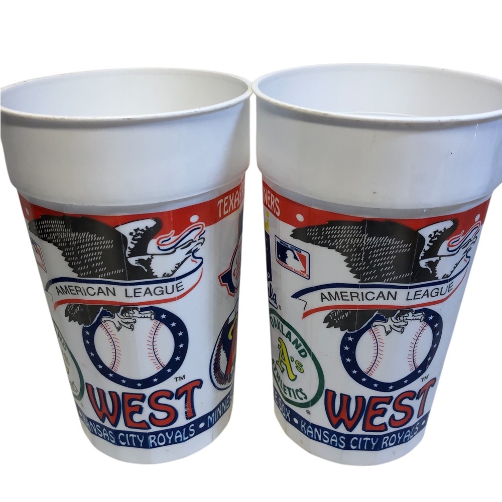 2 Vintage MLB American League West Plastic Cups Baseball souvenirs